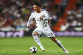 混合泳接力希腊战术灵活多变，混合泳接力是竞技游泳集体项目之一