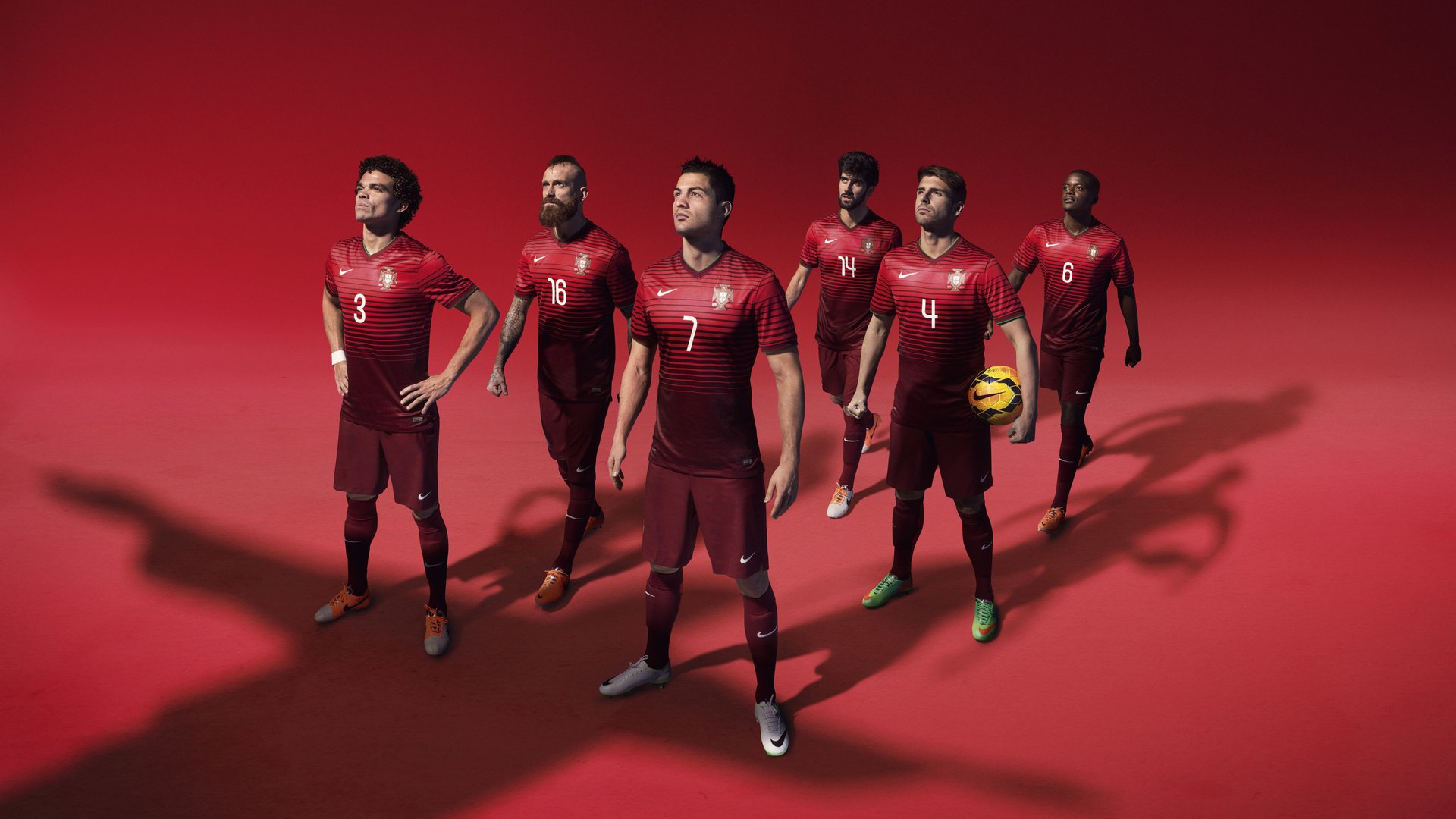 球队管理层推动运营国际化发展战略，球队管理者