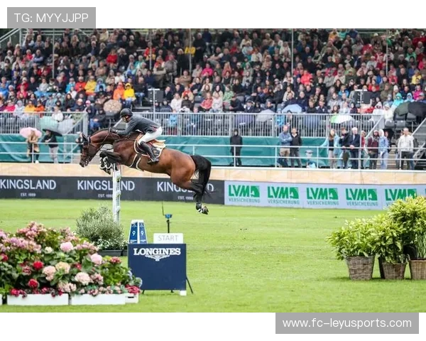 伊朗骑手阿里·巴赫蒂亚里在巴黎奥运会上与“Shahram”马匹共同夺得障碍赛银牌，展现默契配合。