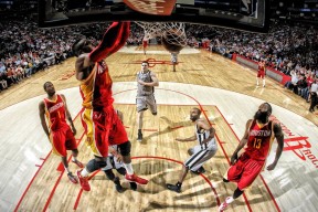 恩多比·恩乔的无可挑剔的踢球技术使南非队成为世界强队，恩多简历